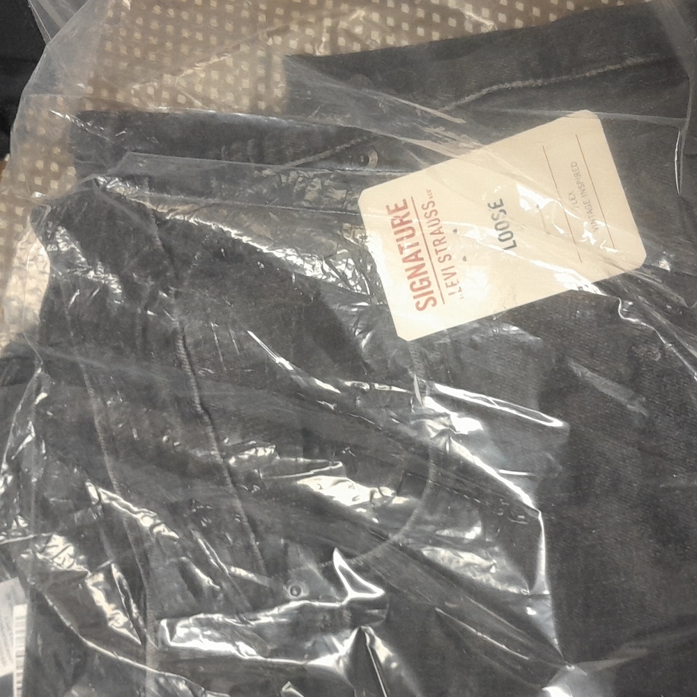 Signature by levi Strauss brand new size 32x32 blackish loose fit